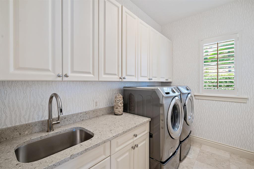 HARBOUR POINT MARINA - Residential