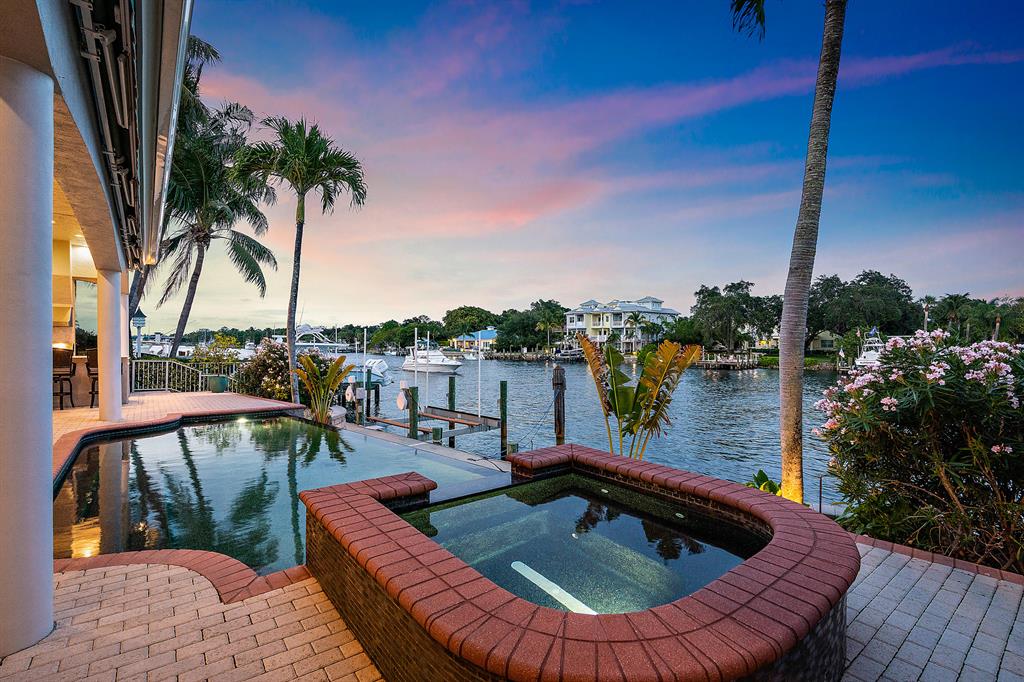 HARBOUR POINT MARINA - Residential