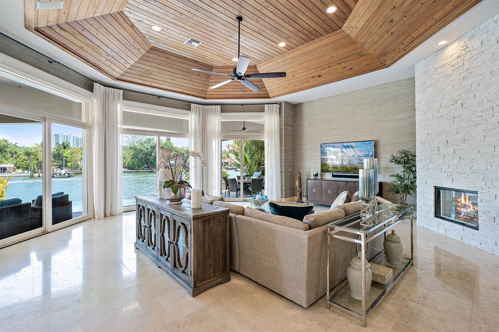 HARBOUR POINT MARINA - Residential