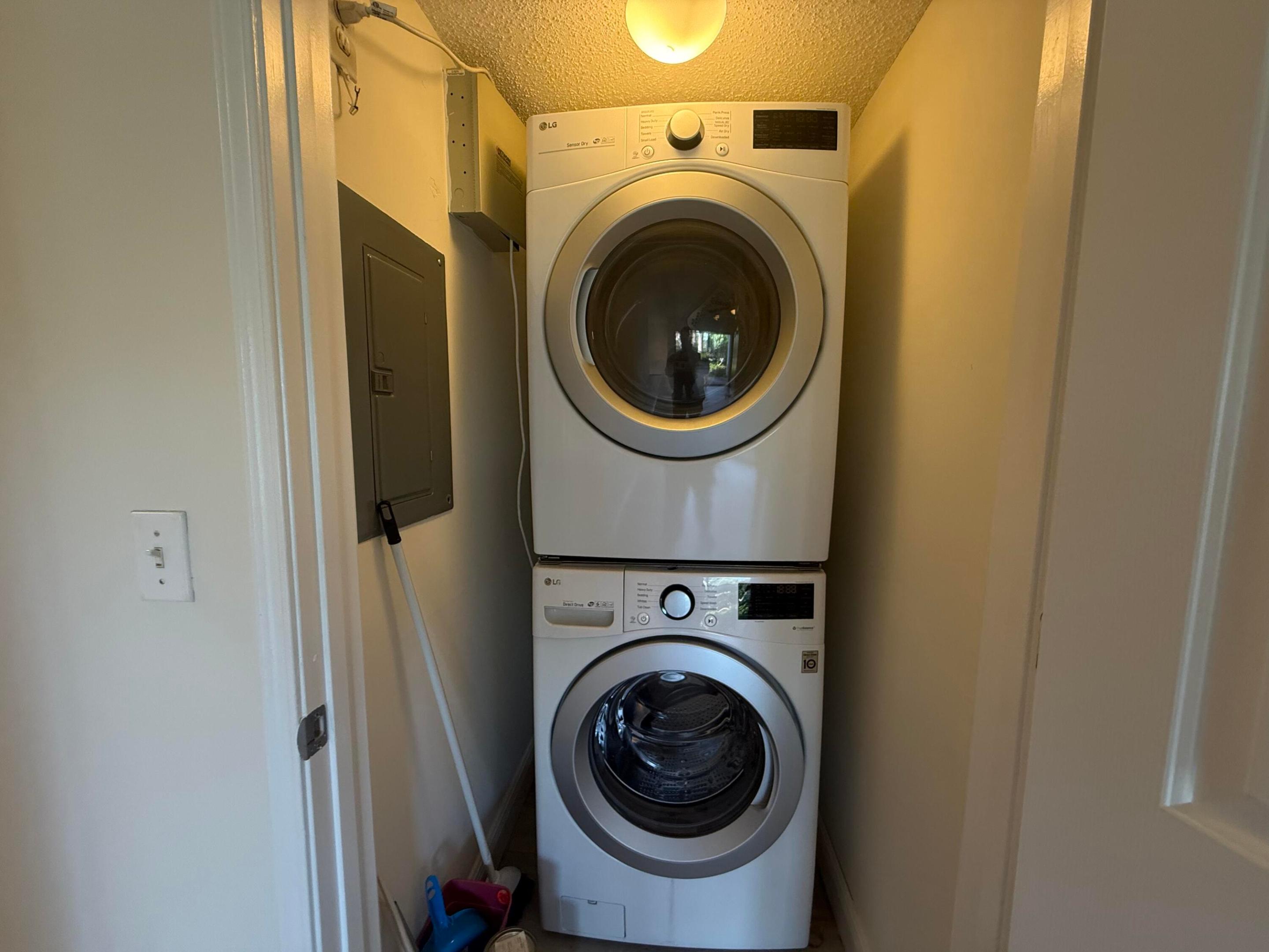 LIGHTHOUSE COVE AT TEQUESTA CONDOMINIUM - Residential Lease