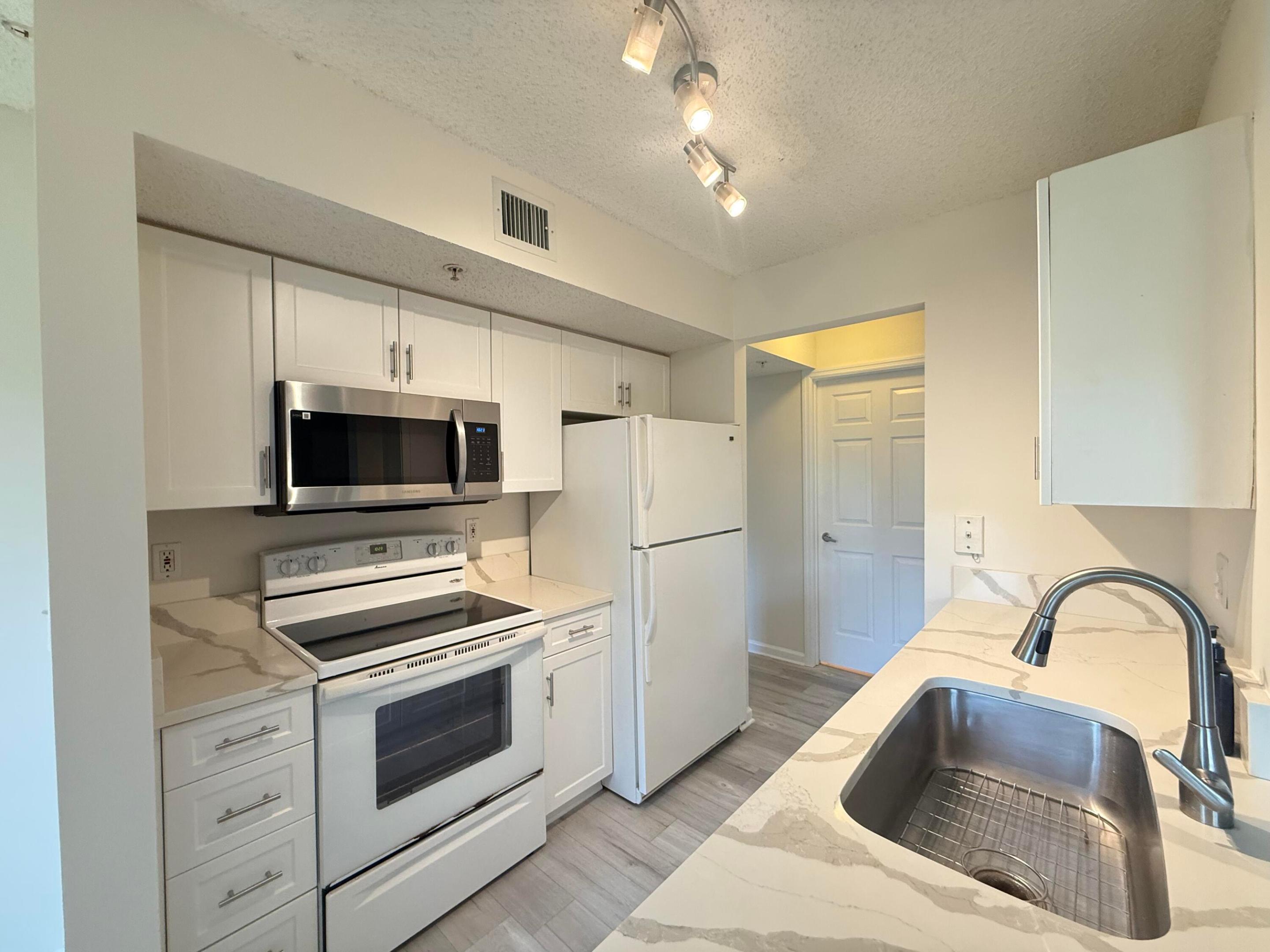 LIGHTHOUSE COVE AT TEQUESTA CONDOMINIUM - Residential Lease
