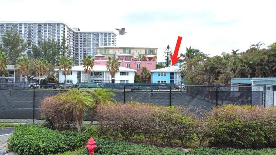 PROPERTY CAN BE RENTED SEASONAL OR ANNUAL. SEASONAL IS $2,500, YEARLY $2,200 PER MONTH. THIS CORNER UNIT IS LOCATED ONE BLOCK FROM THE BEACH, FULLY FURNISHED. GREAT LOCATION, CLOSE TO PIER AND NEWER RESTAURANTS. QUICK APPROVAL WITH GOOD CREDIT.