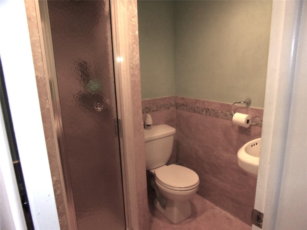 SILVER THATCH COTTAGE - Residential Lease