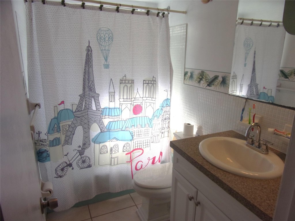 SILVER THATCH COTTAGE - Residential Lease