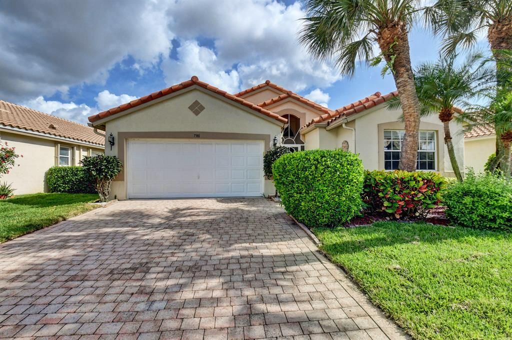 Photo of 7381 Haviland Circle, Boynton Beach, FL 33437 (MLS # R10804630)