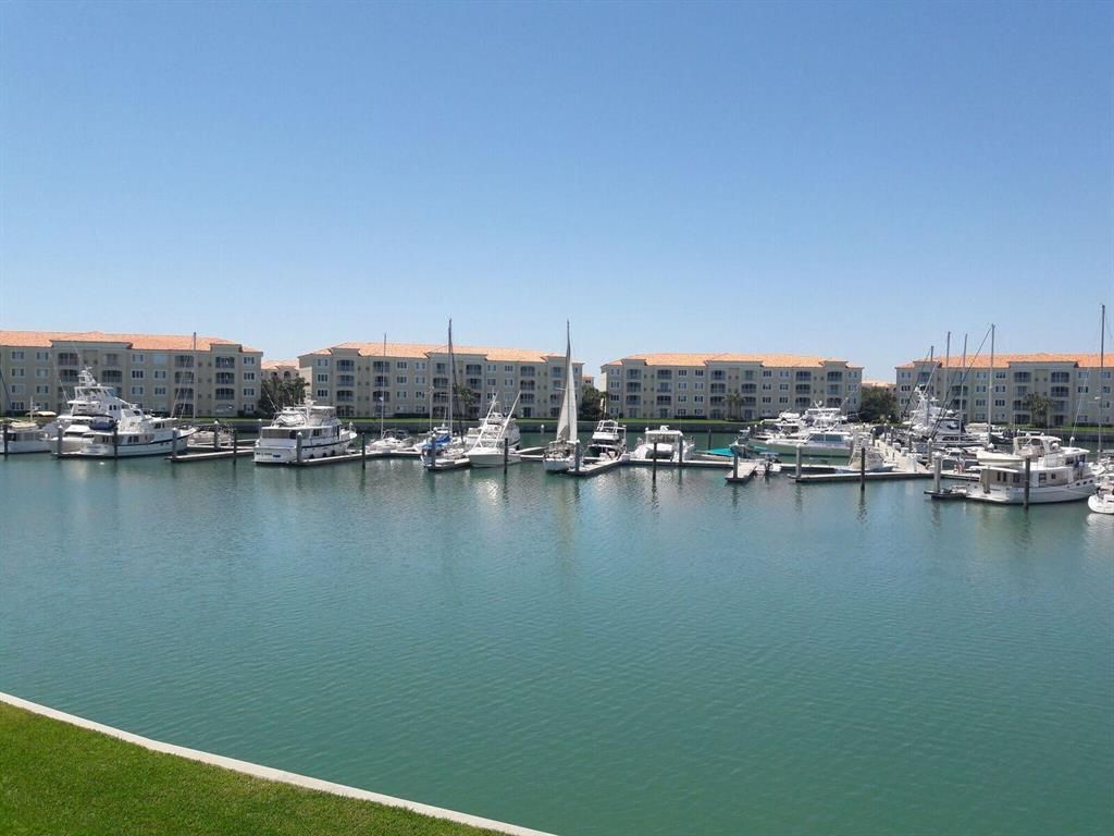 Photo of 10 Harbour Isle Drive Dr E #Ph03, Fort Pierce, FL 34949 (MLS # R10765965)