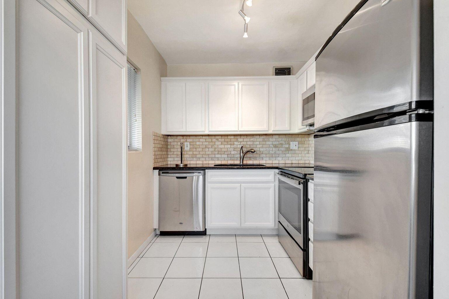 2304 Lake Osborne Drive #10