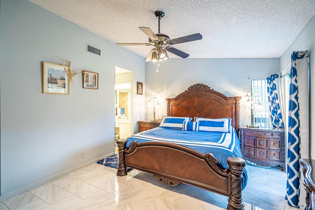 BOCA DELRAY GOLF & COUNTRY CLUB - Residential