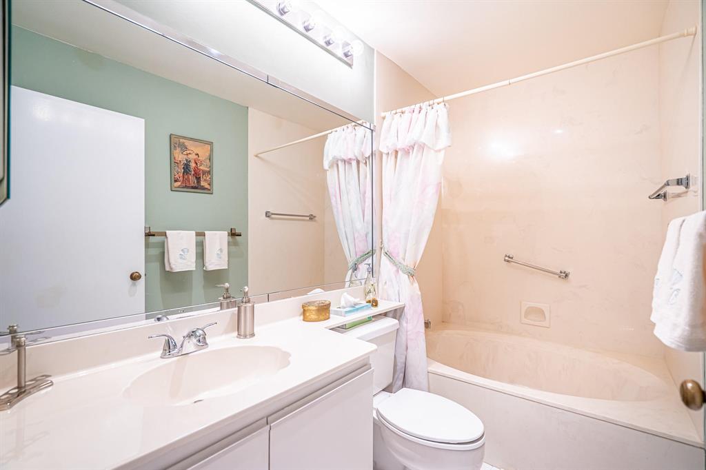 BOCA DELRAY GOLF & COUNTRY CLUB - Residential