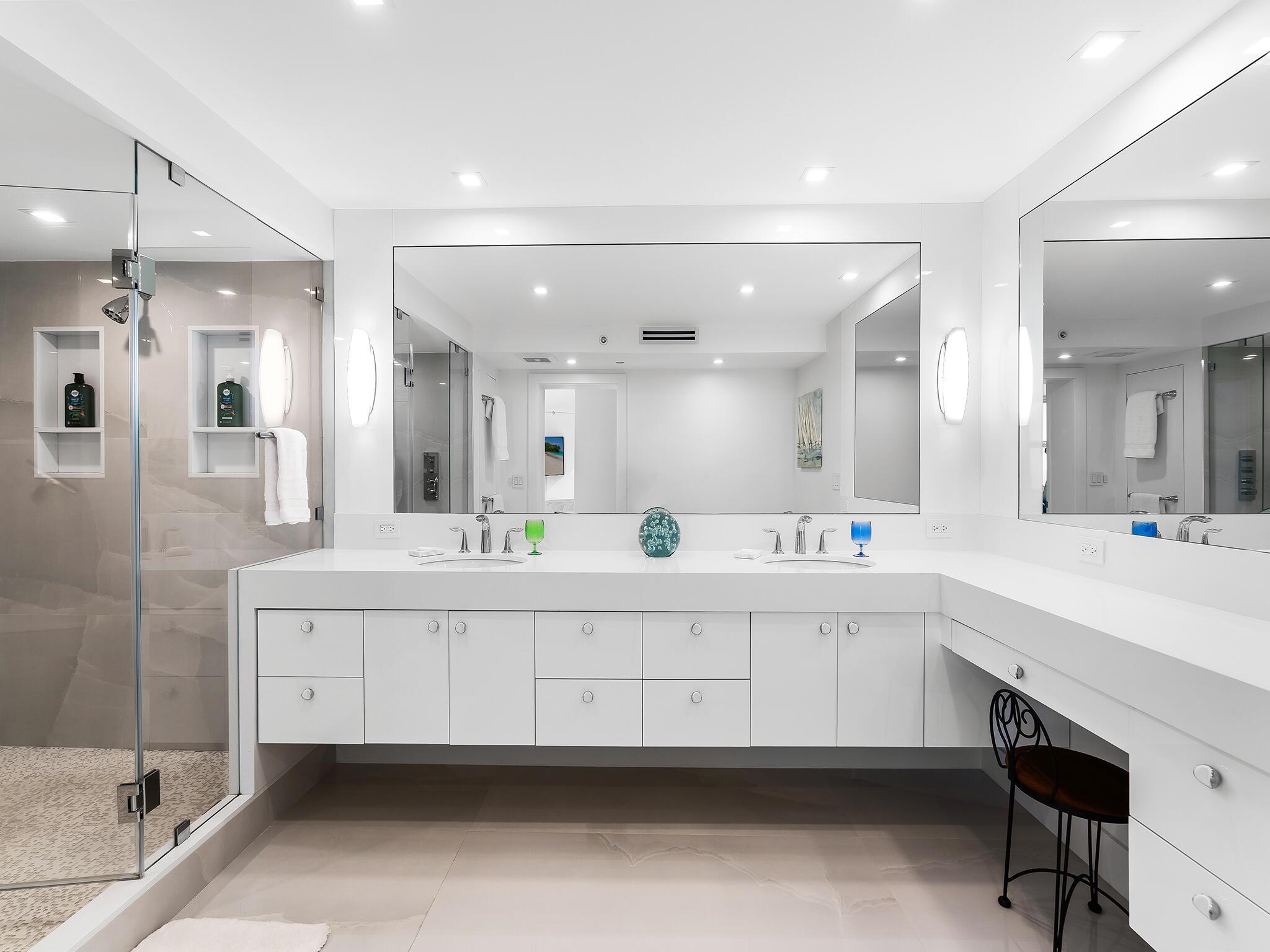 CLARENDON CONDO - Residential