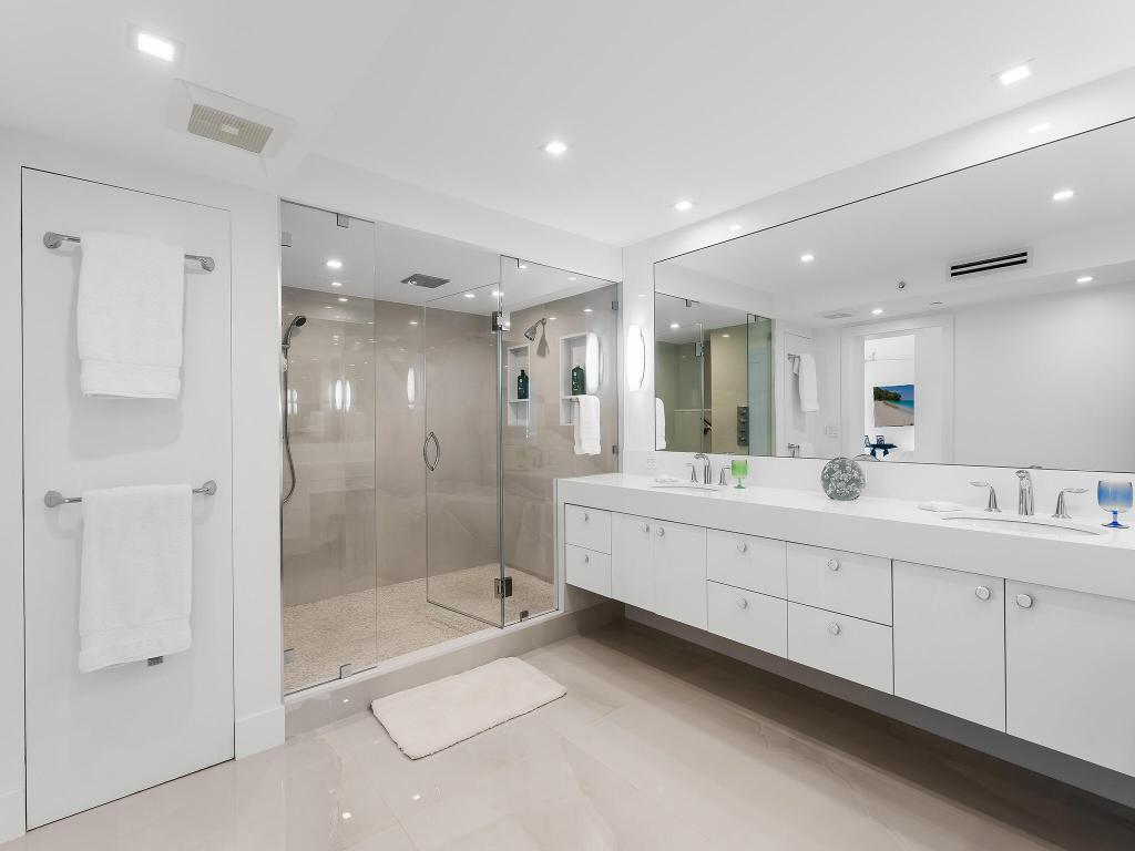 CLARENDON CONDO - Residential