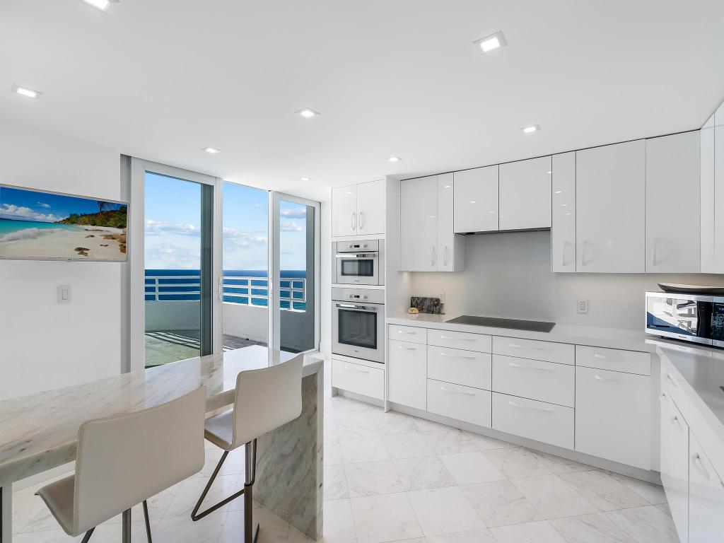 CLARENDON CONDO - Residential