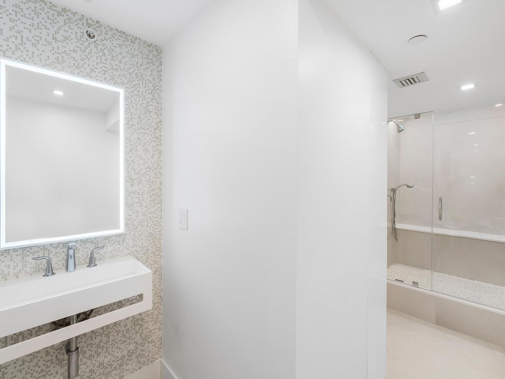 CLARENDON CONDO - Residential