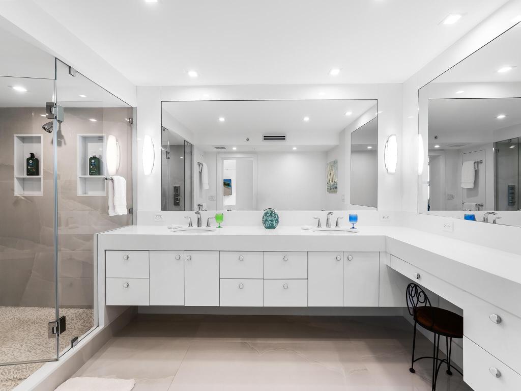 CLARENDON CONDO - Residential