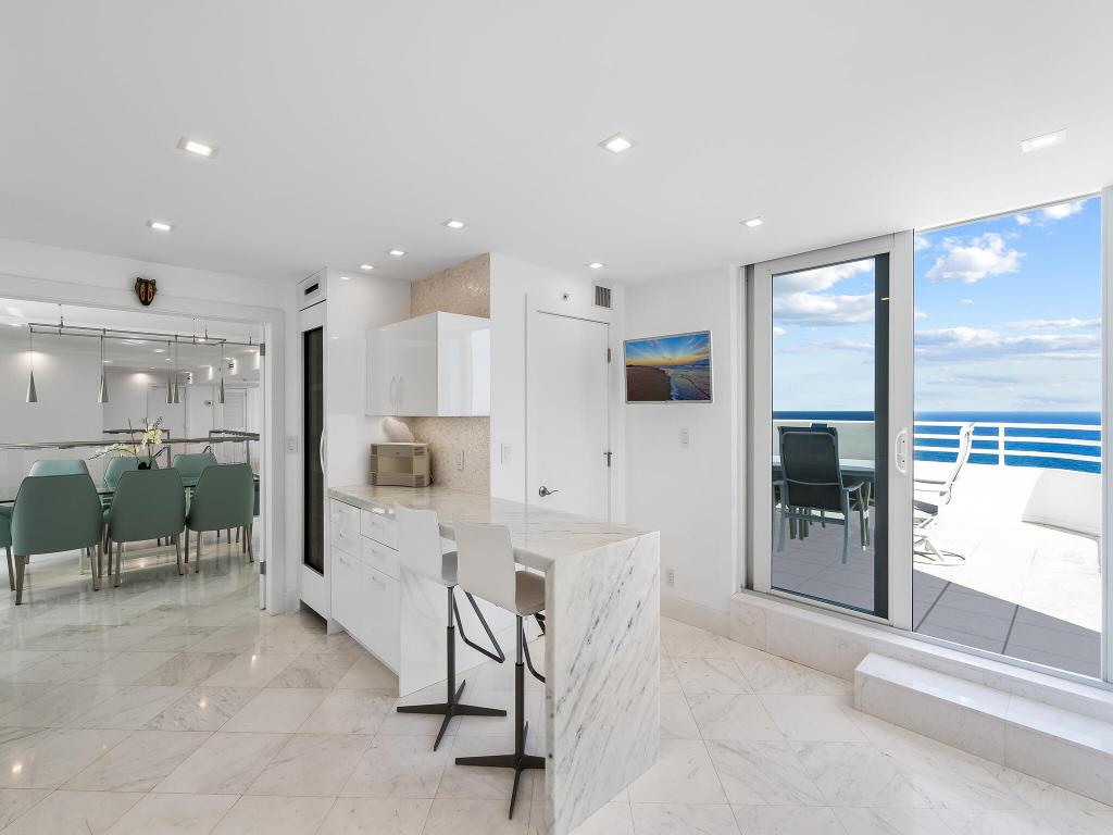 CLARENDON CONDO - Residential