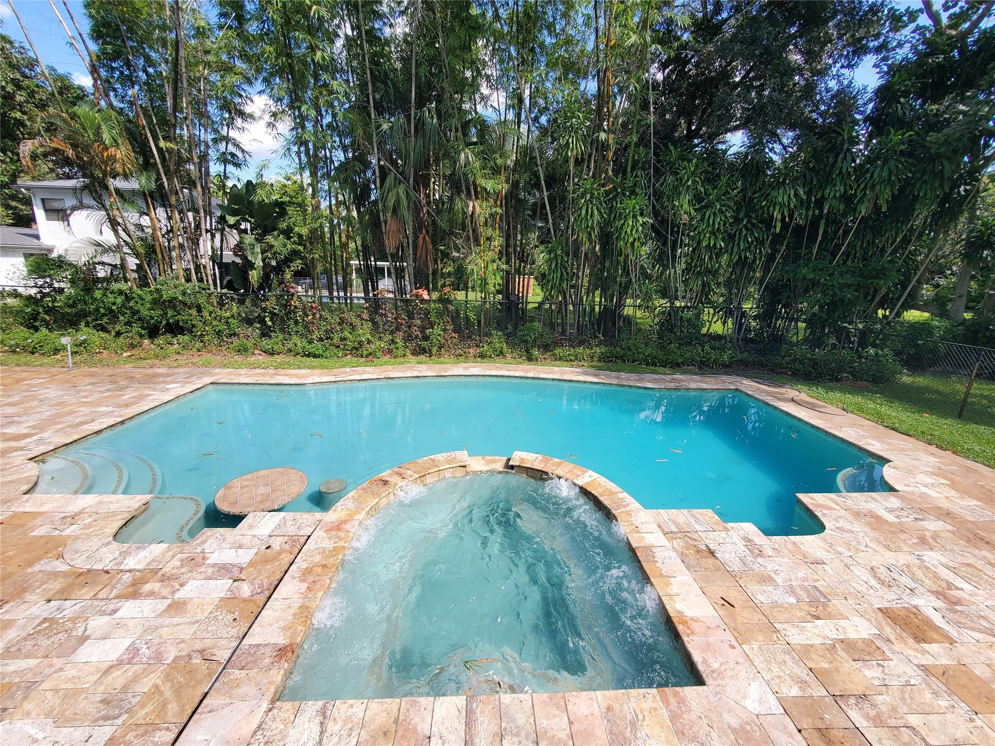 216 Bayberry Dr