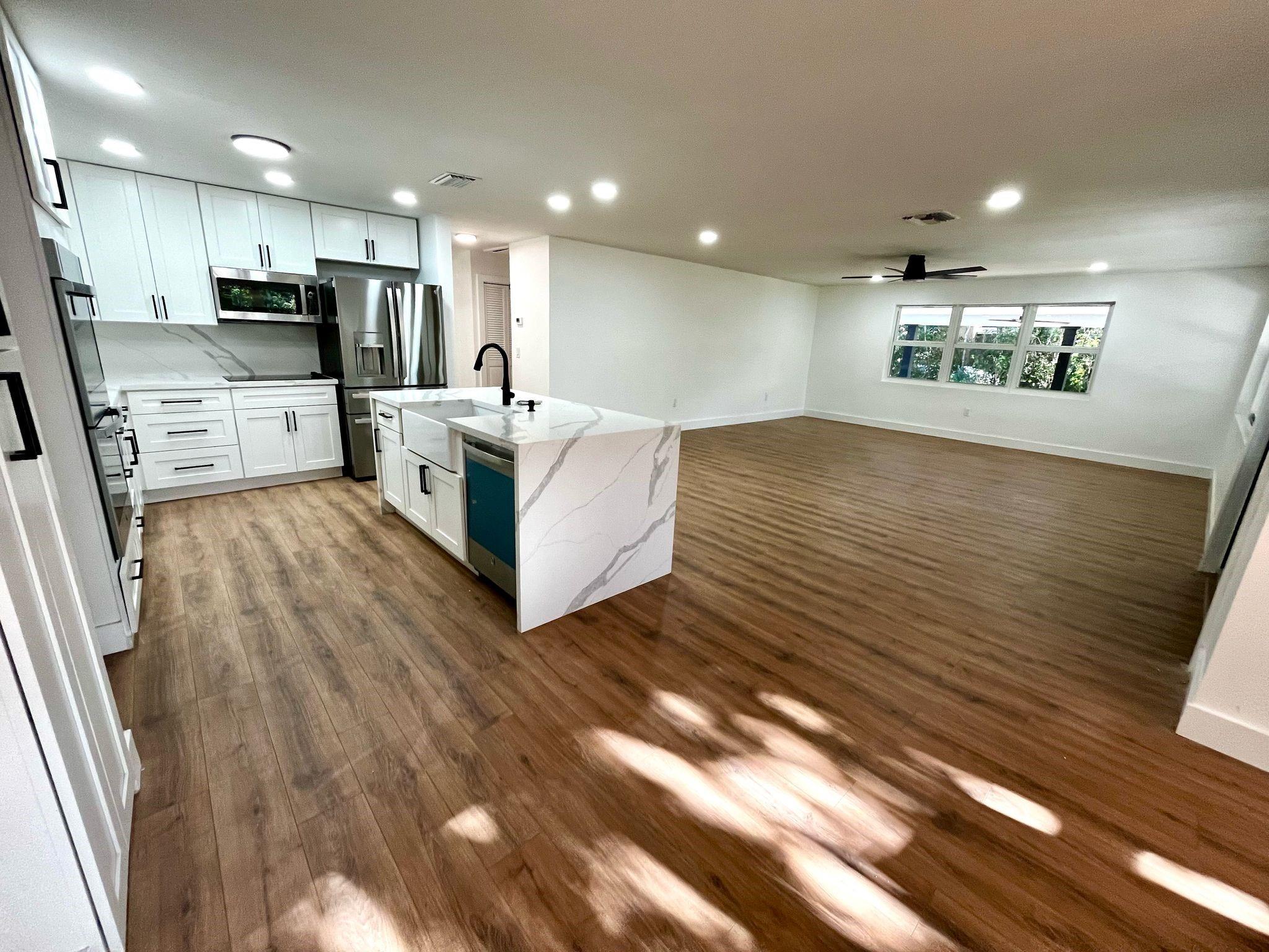 216 Bayberry Dr