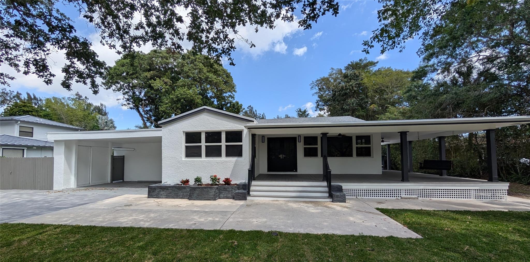 216 Bayberry Dr