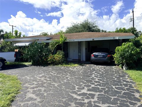 Photo of 401 SE 1st Ave, Pompano Beach, FL 33060 (MLS # F10533118)