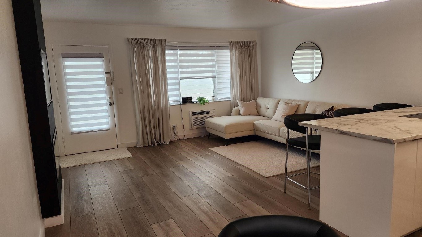 ROLEN LAKE GARDENS - Residential