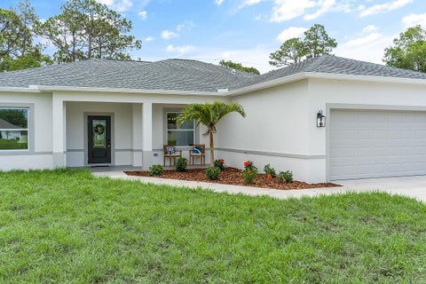 Tiny photo for 8216 104th Court, Vero Beach, FL 32967 (MLS # B26036299)