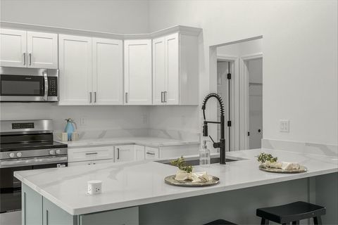 Tiny photo for 8216 104th Court, Vero Beach, FL 32967 (MLS # B26036299)