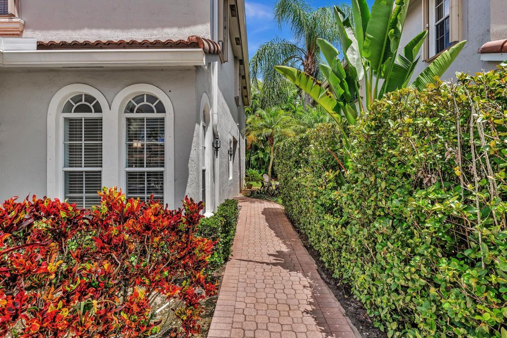 Photo of 21090 Via Eden, Boca Raton, FL 33433 (MLS # R11115980)