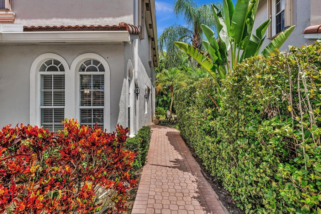 Photo of 21090 Via Eden, Boca Raton, FL 33433 (MLS # R11115980)