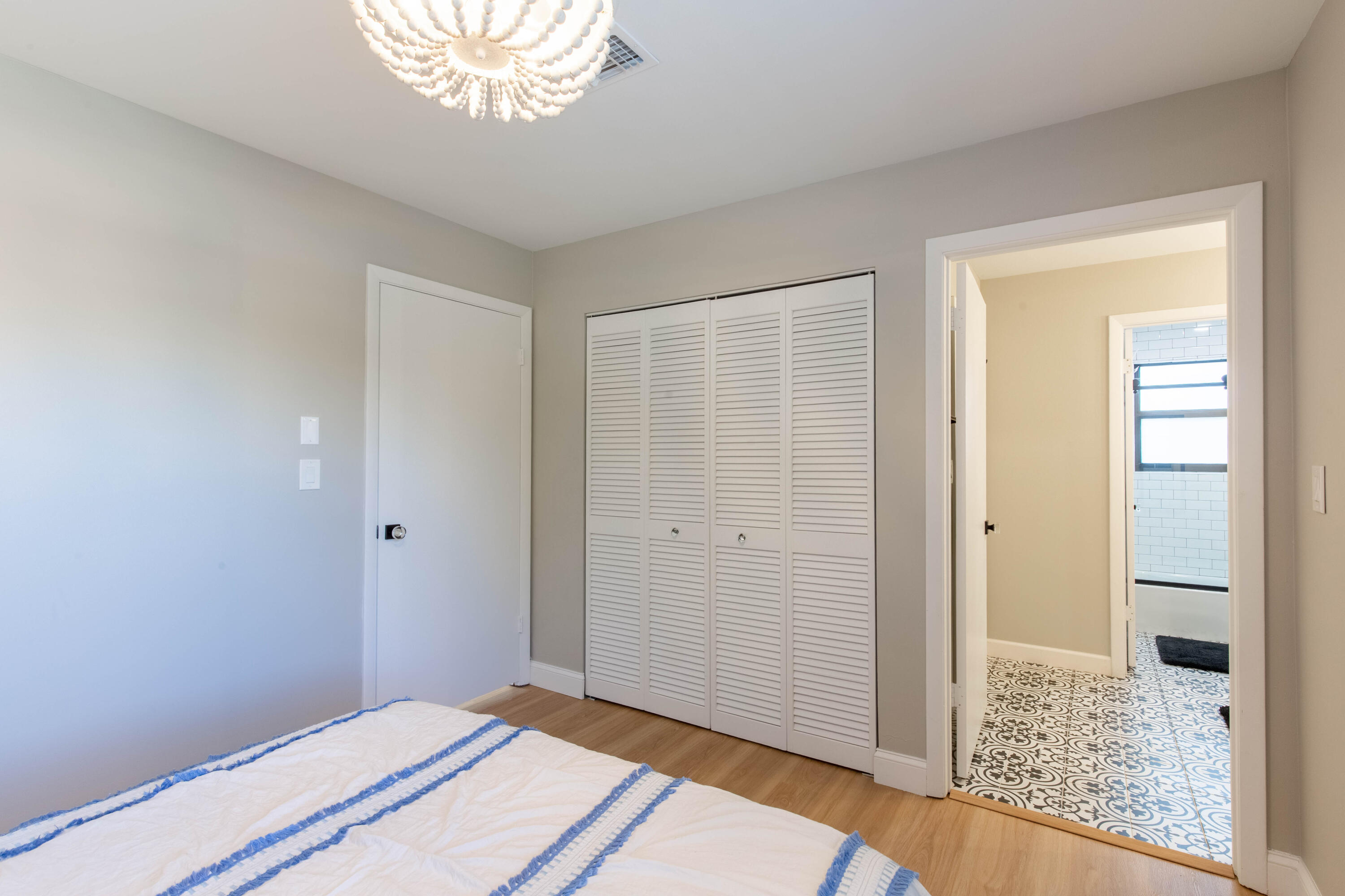 BEDFORD MEWS AT WELLINGTON - Residential Lease
