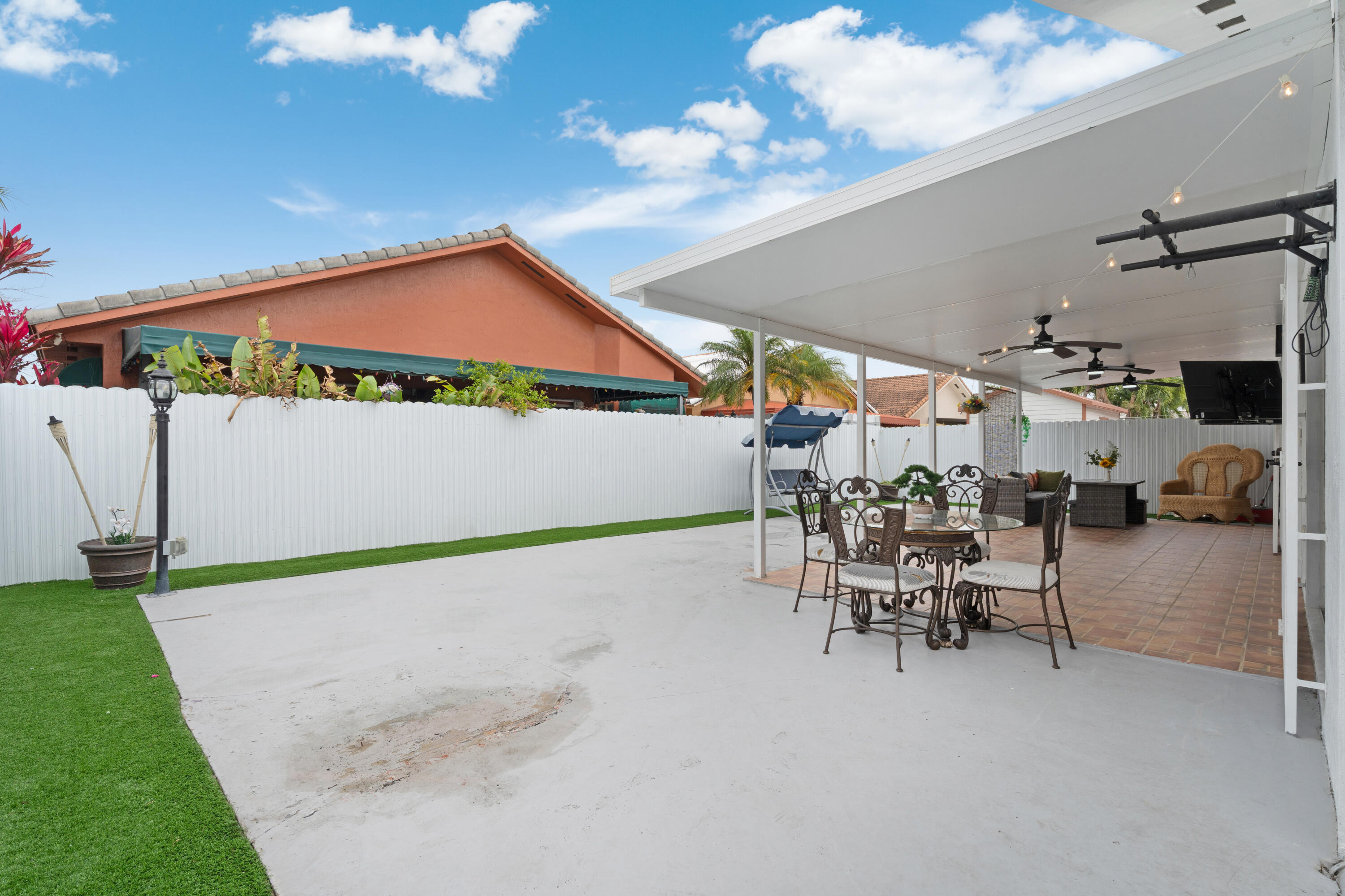 AVALON ESTATES - Residential