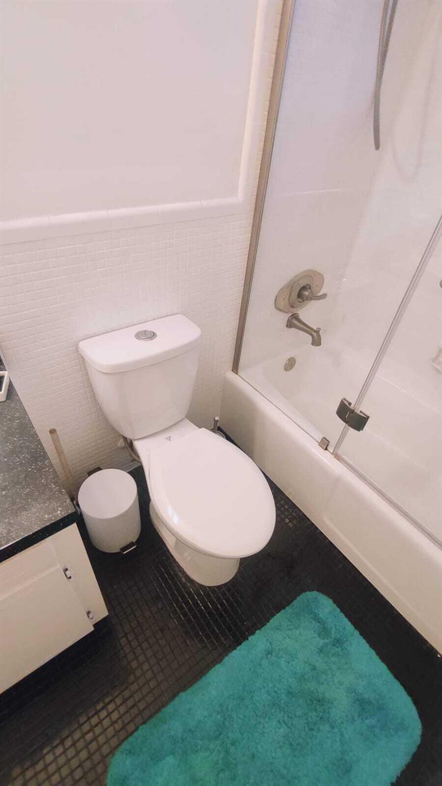 HAMPTON COURT CONDO - Residential Lease