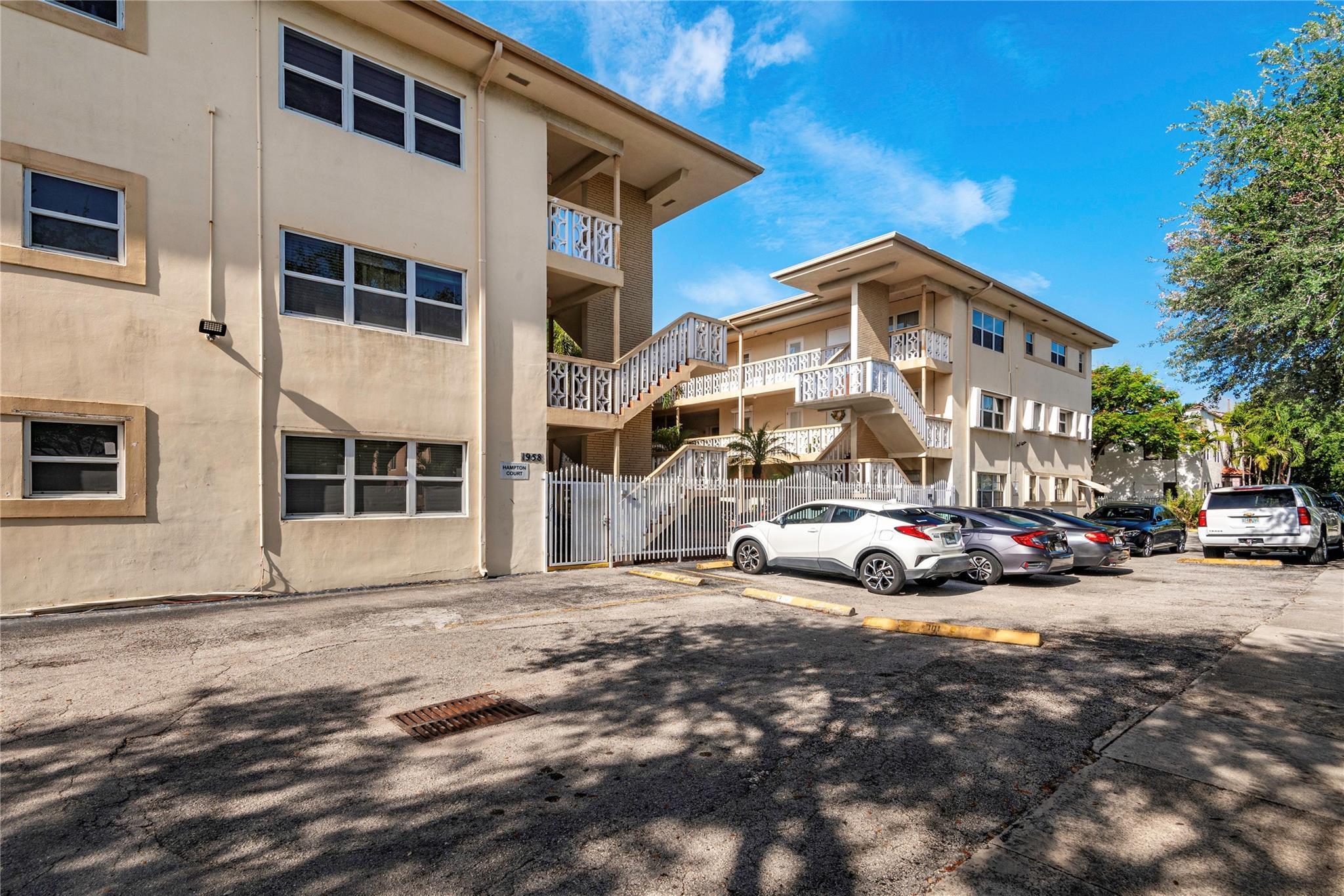 HAMPTON COURT CONDO - Residential Lease