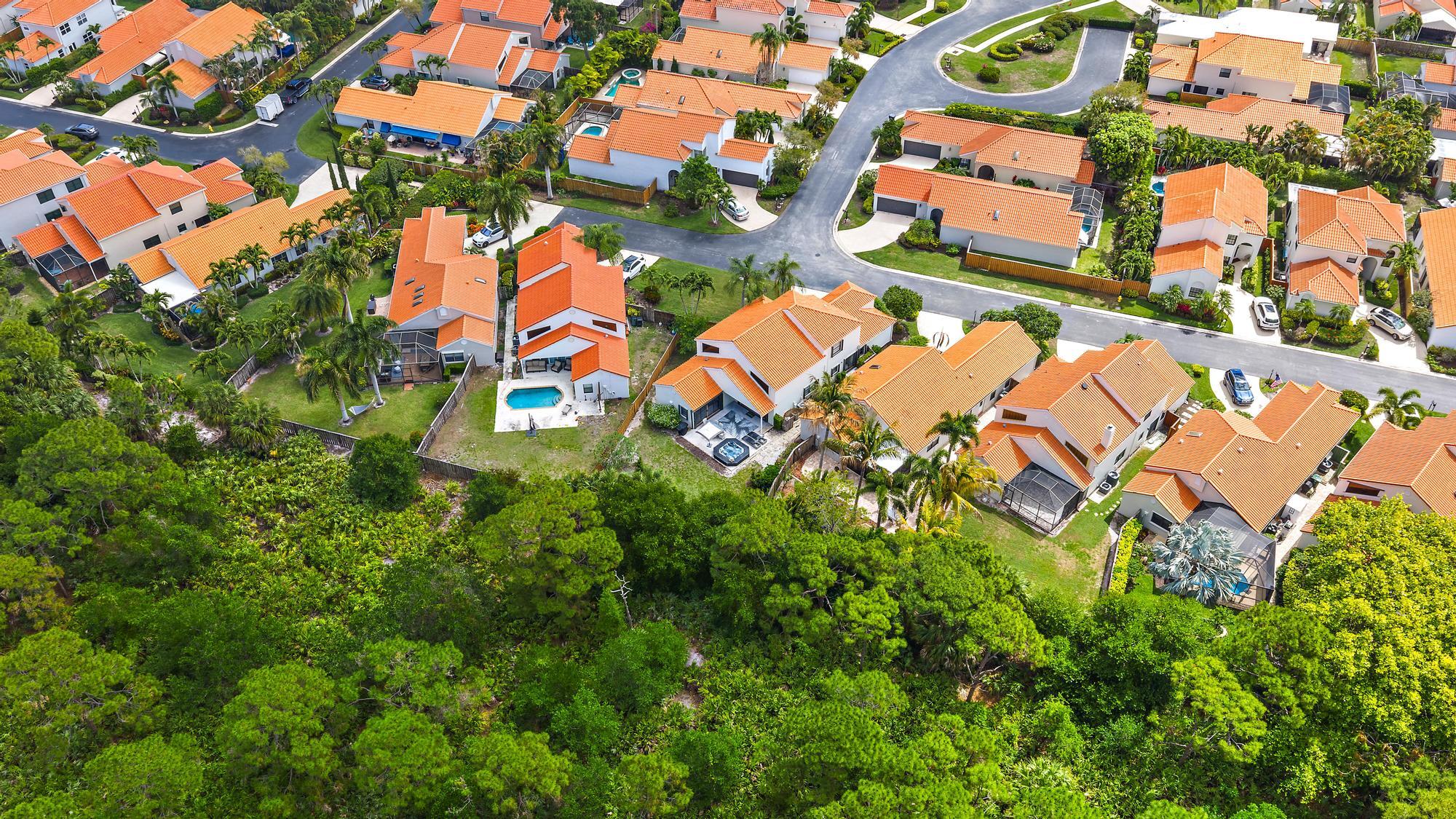 CRYSTAL POINTE PL 5 - Residential