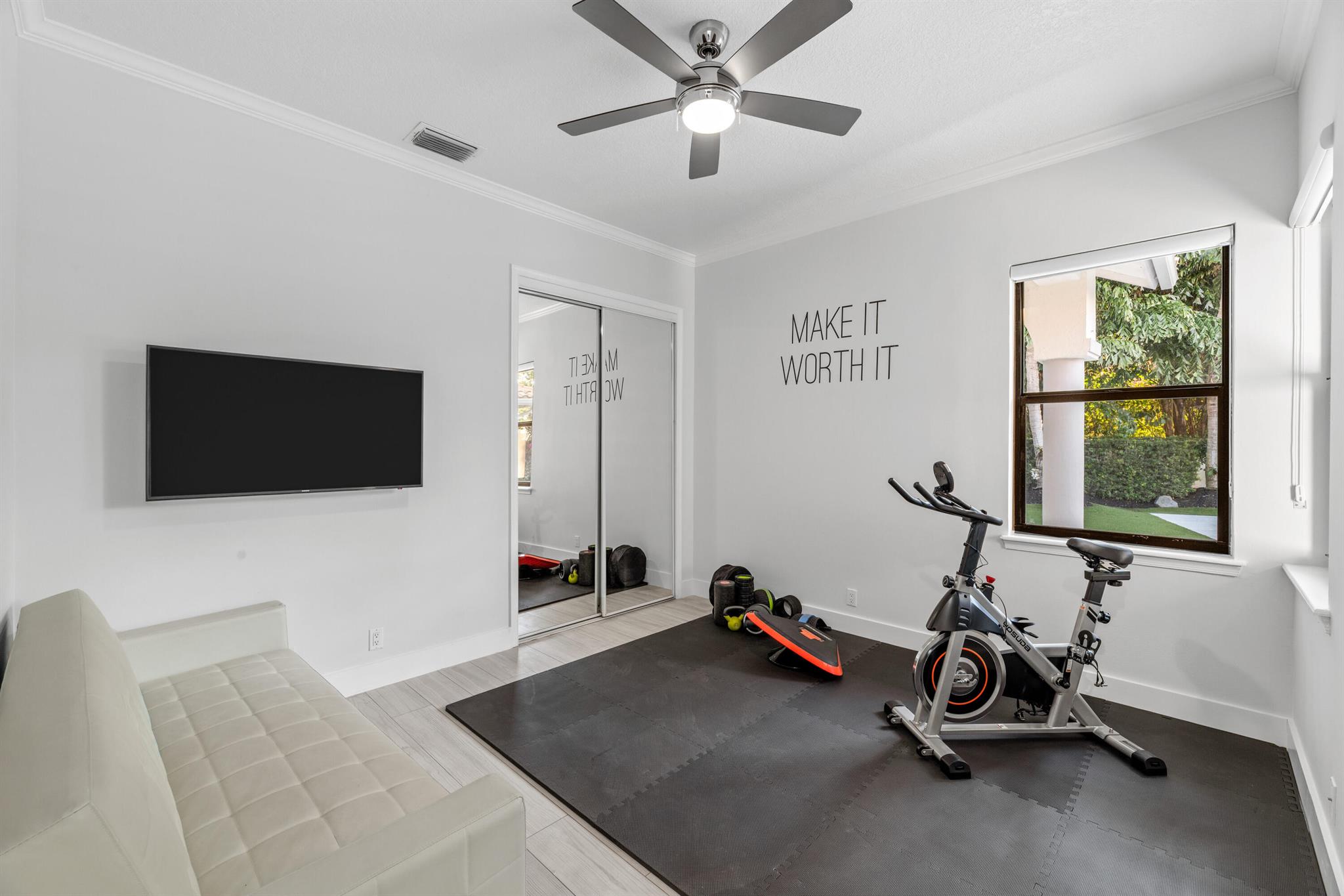 EQUESTRIAN CLUB ESTATES 3 - Residential