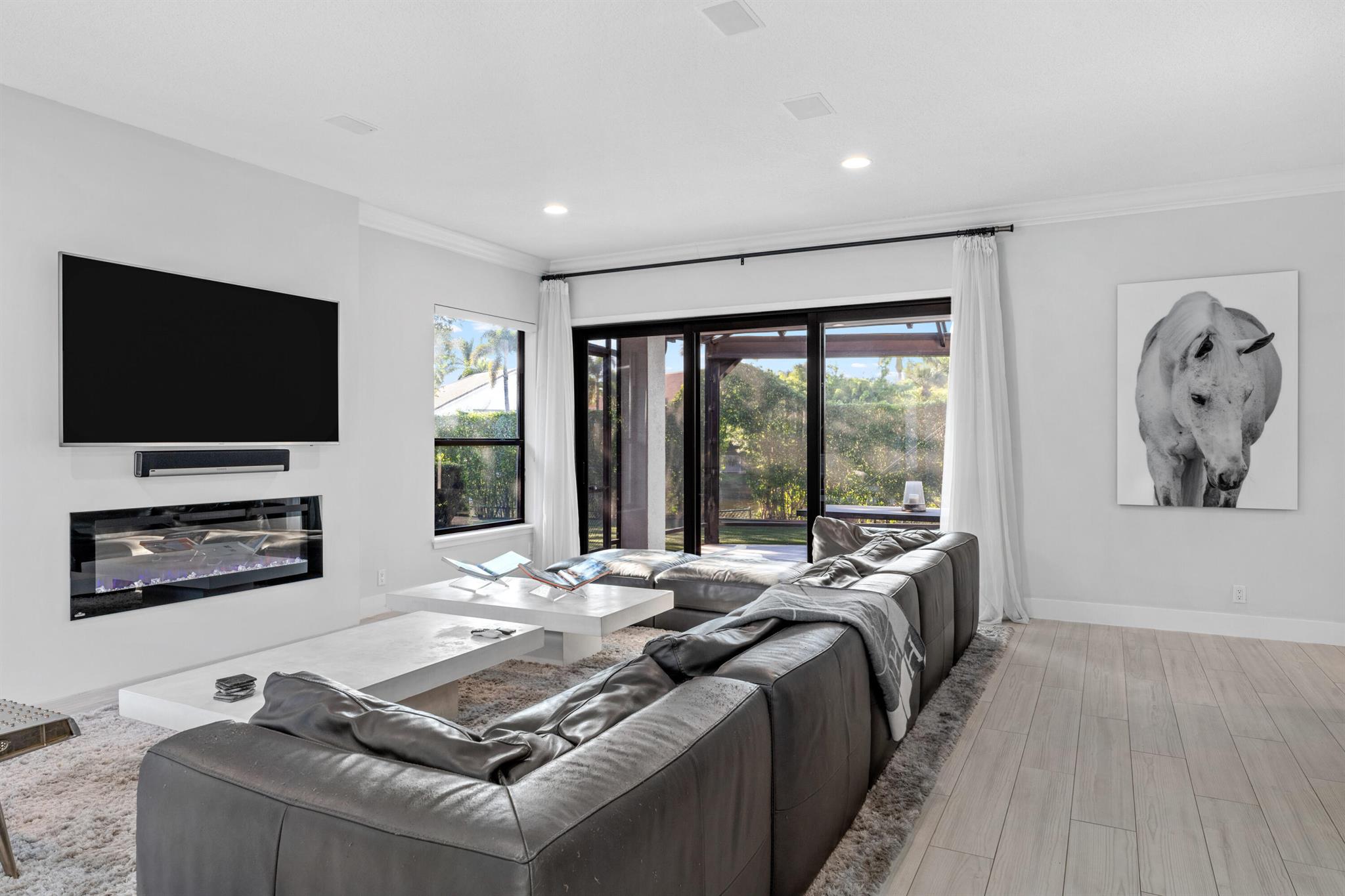 EQUESTRIAN CLUB ESTATES 3 - Residential