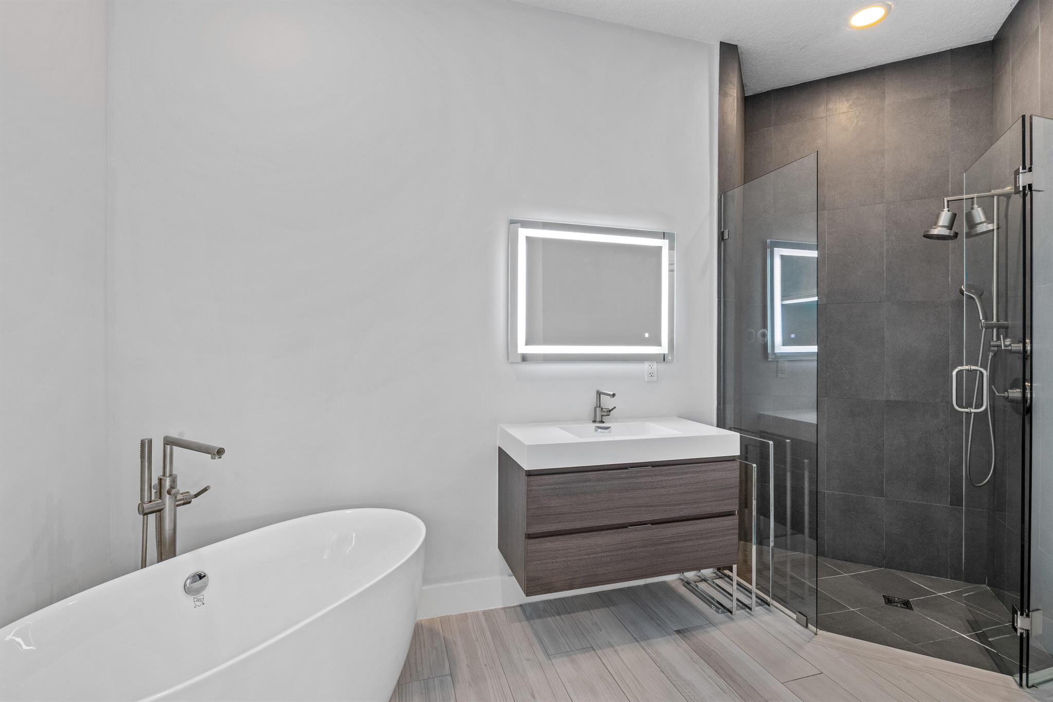 EQUESTRIAN CLUB ESTATES 3 - Residential