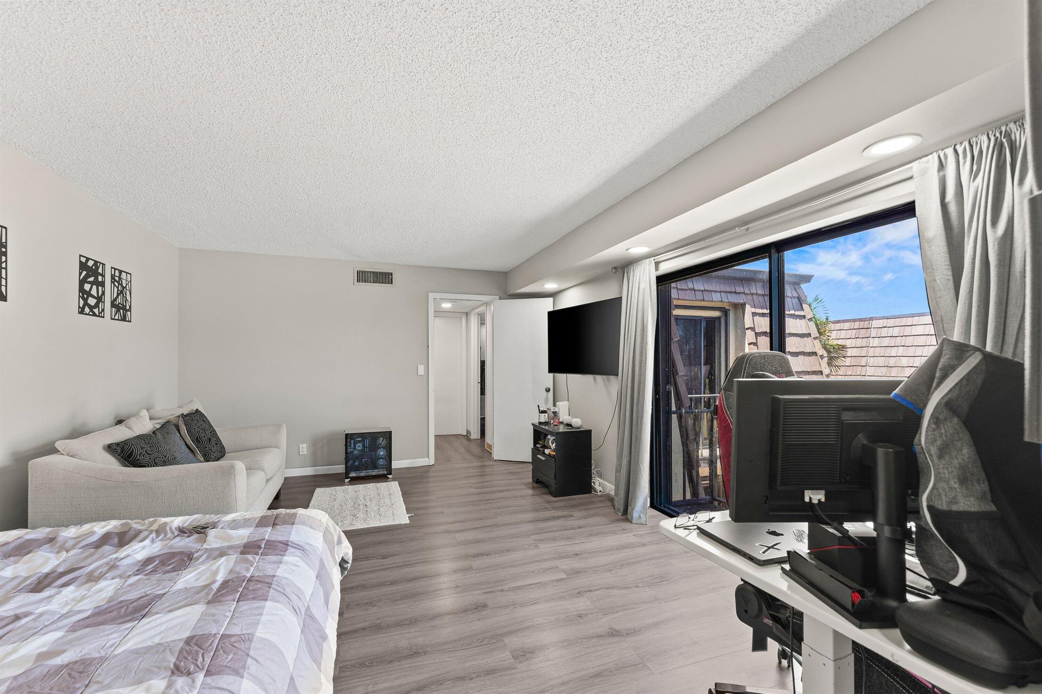 SPRINGDALE HOMES - Residential