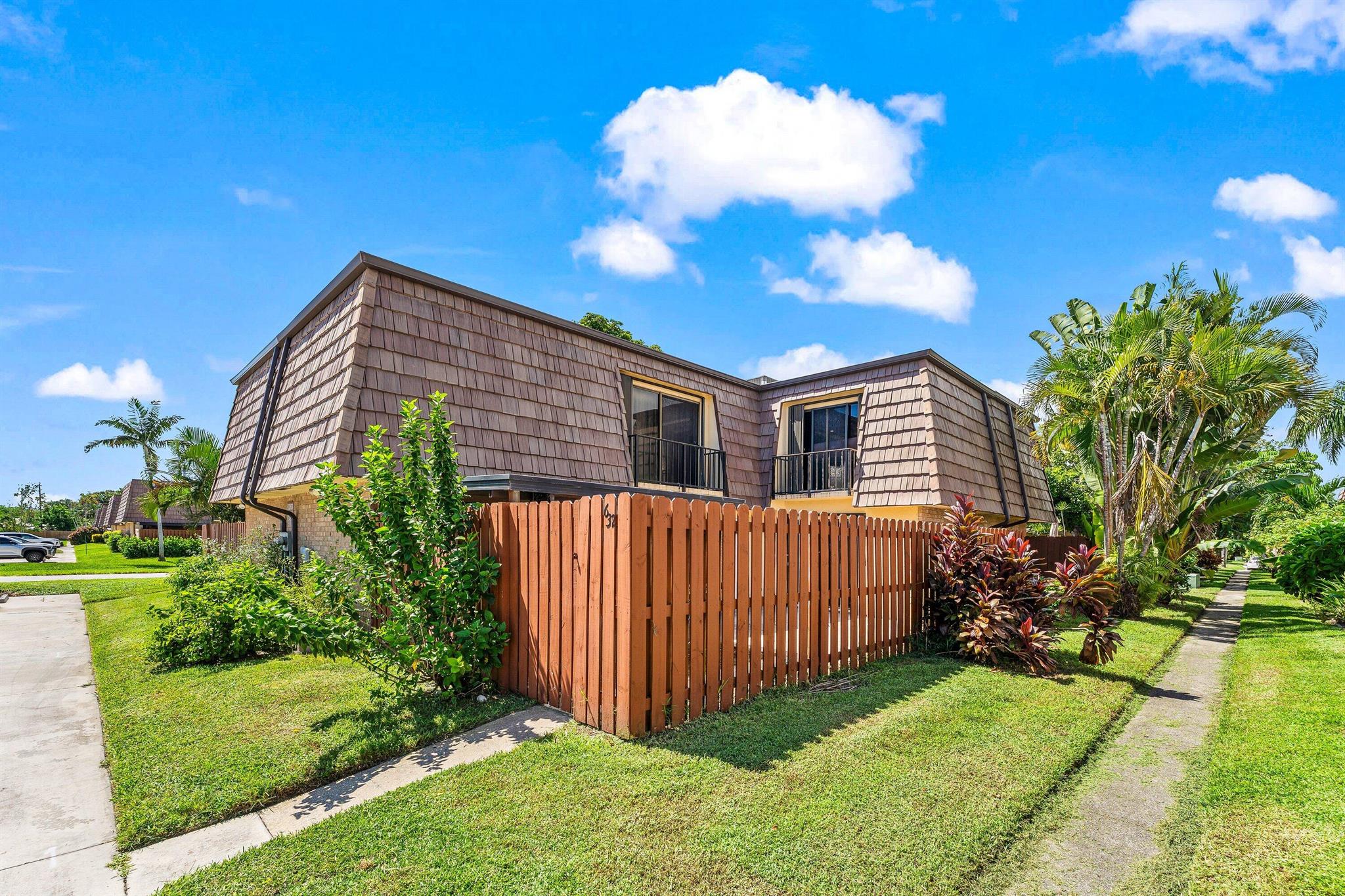 SPRINGDALE HOMES - Residential