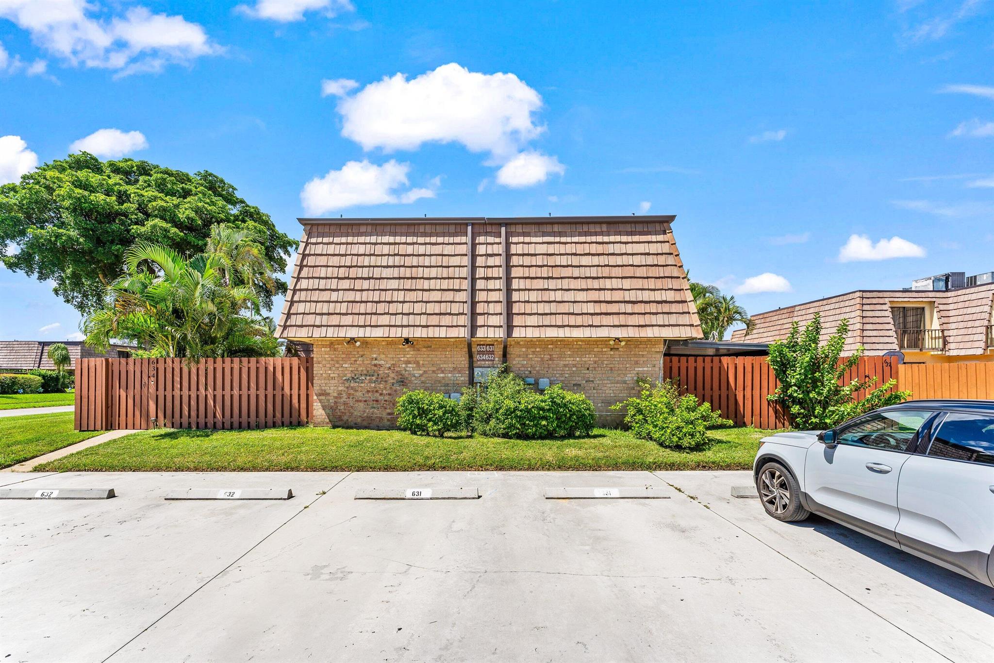 SPRINGDALE HOMES - Residential