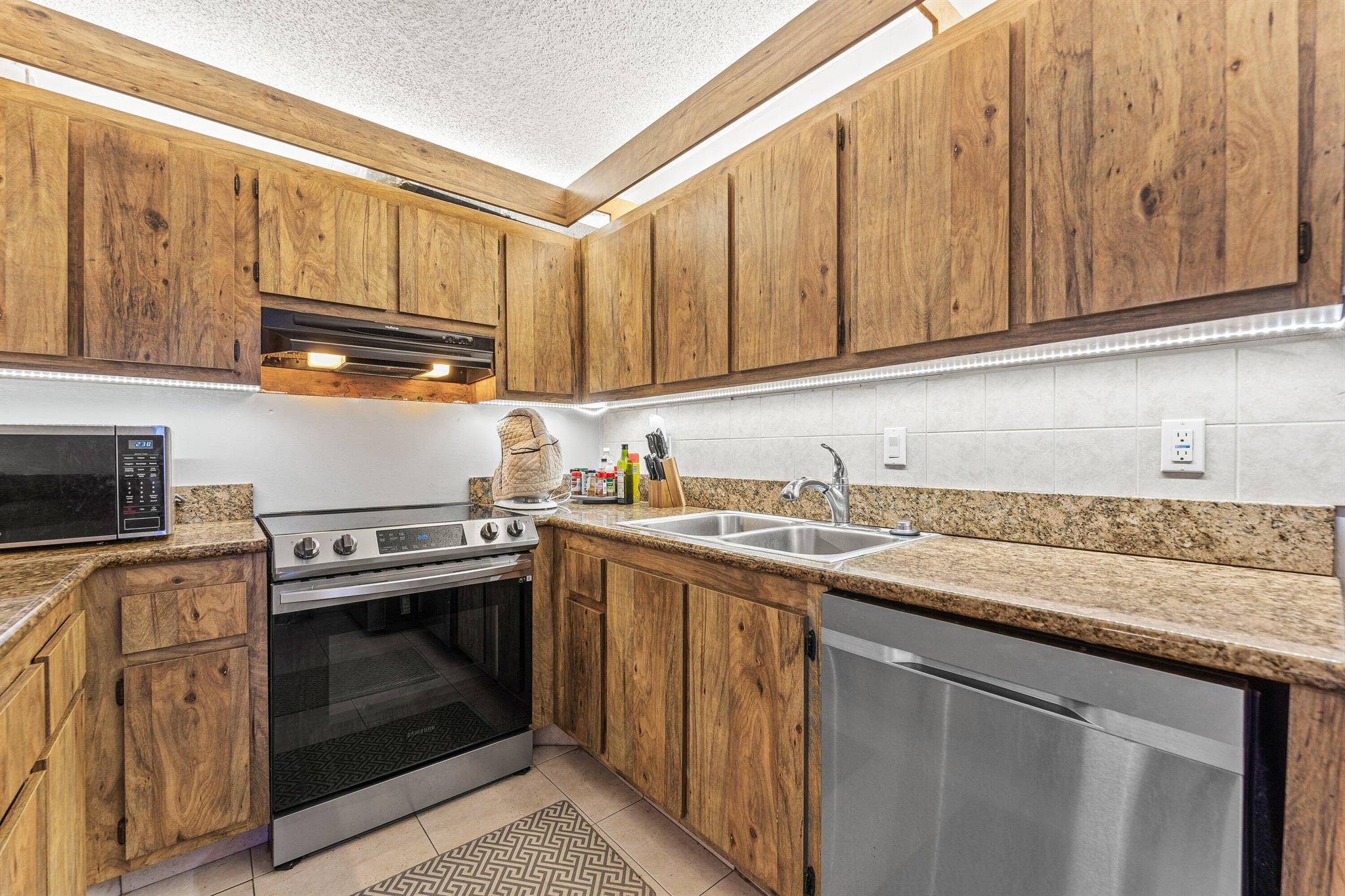 SPRINGDALE HOMES - Residential