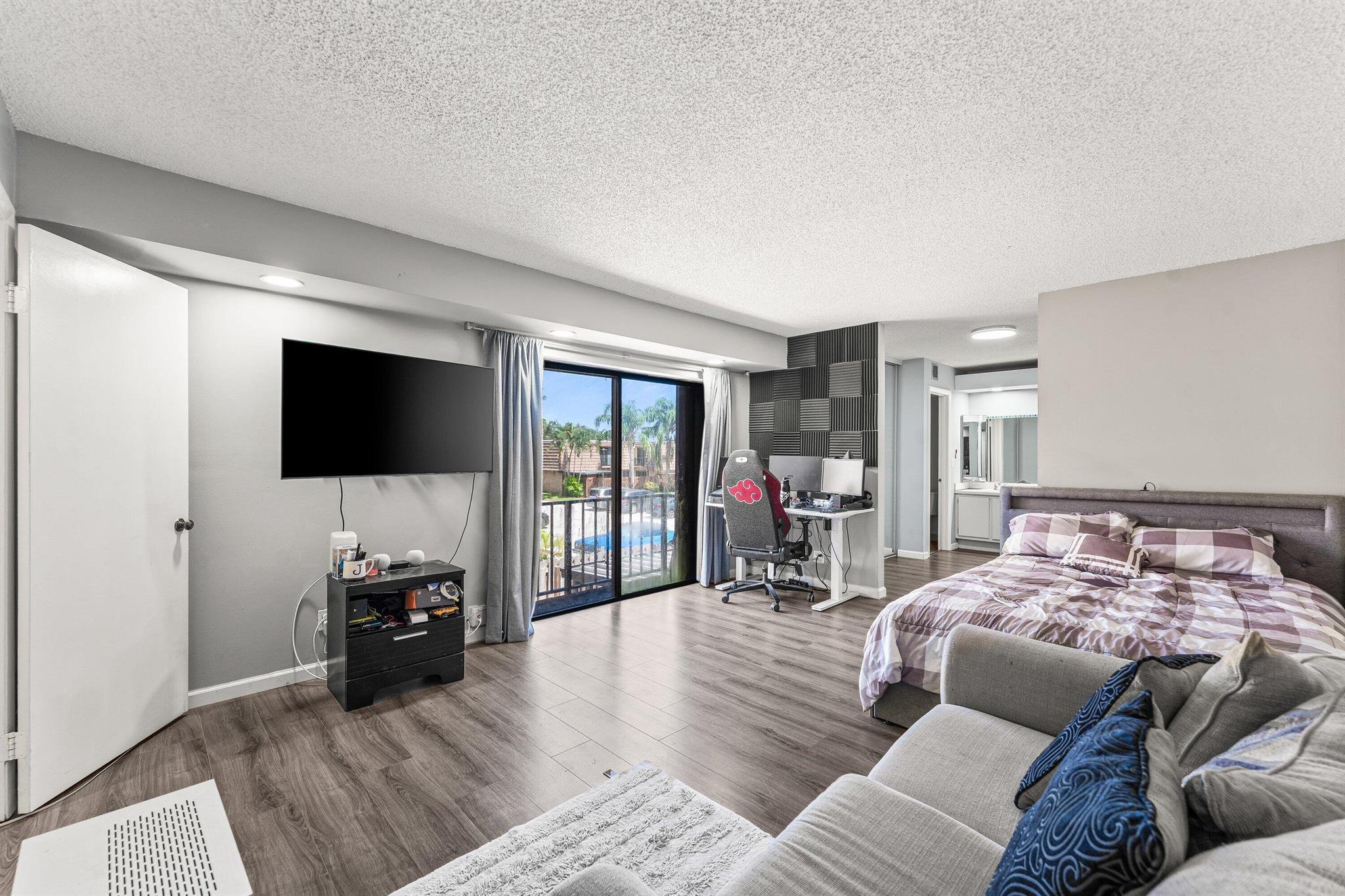 SPRINGDALE HOMES - Residential