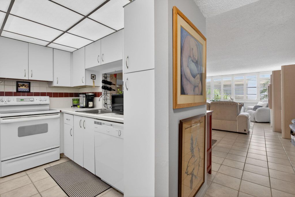 Photo of 1170 N Federal Highway #305, Fort Lauderdale, FL 33304 (MLS # B26027126)