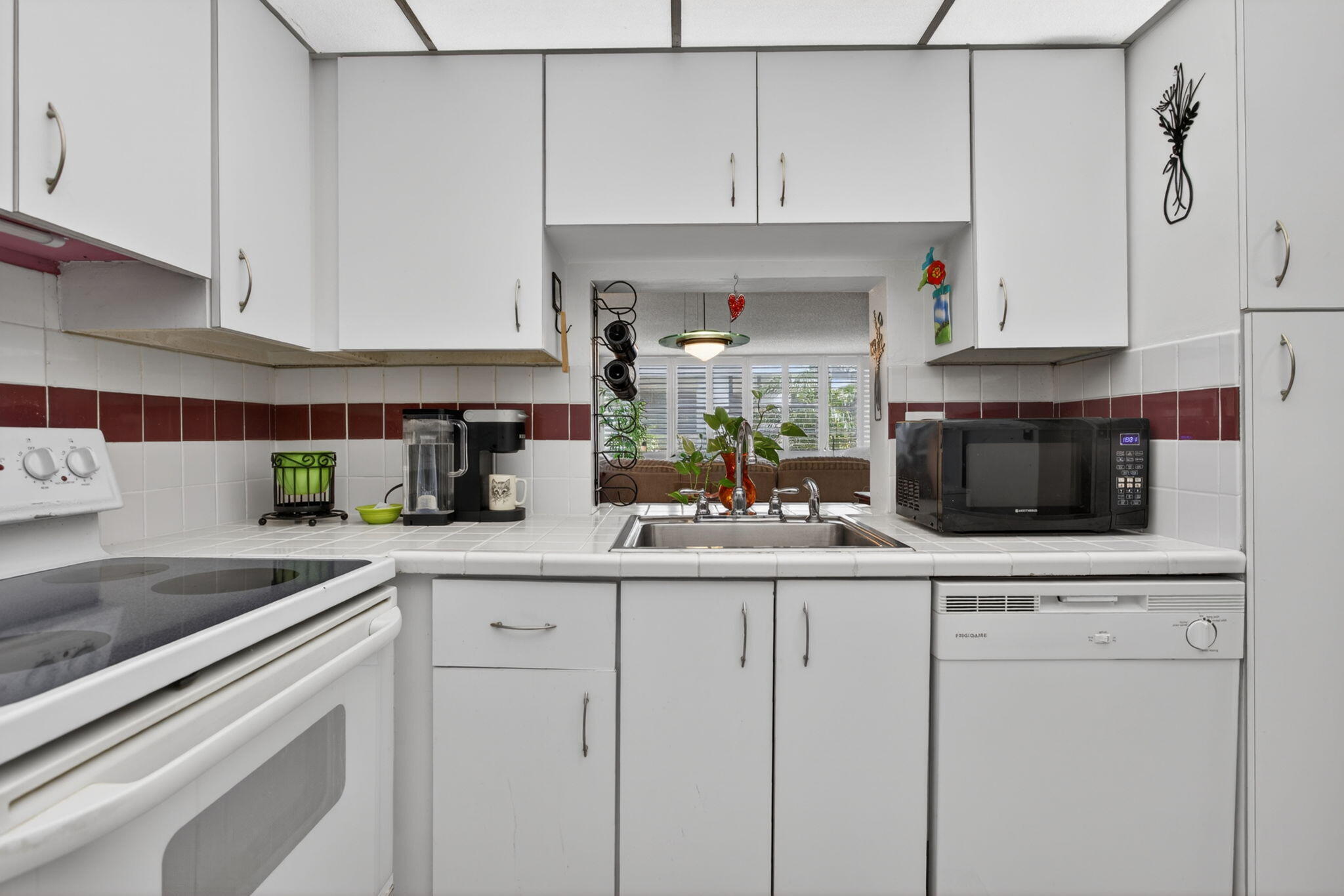 EAST POINT TOWERS CONDO - Residential