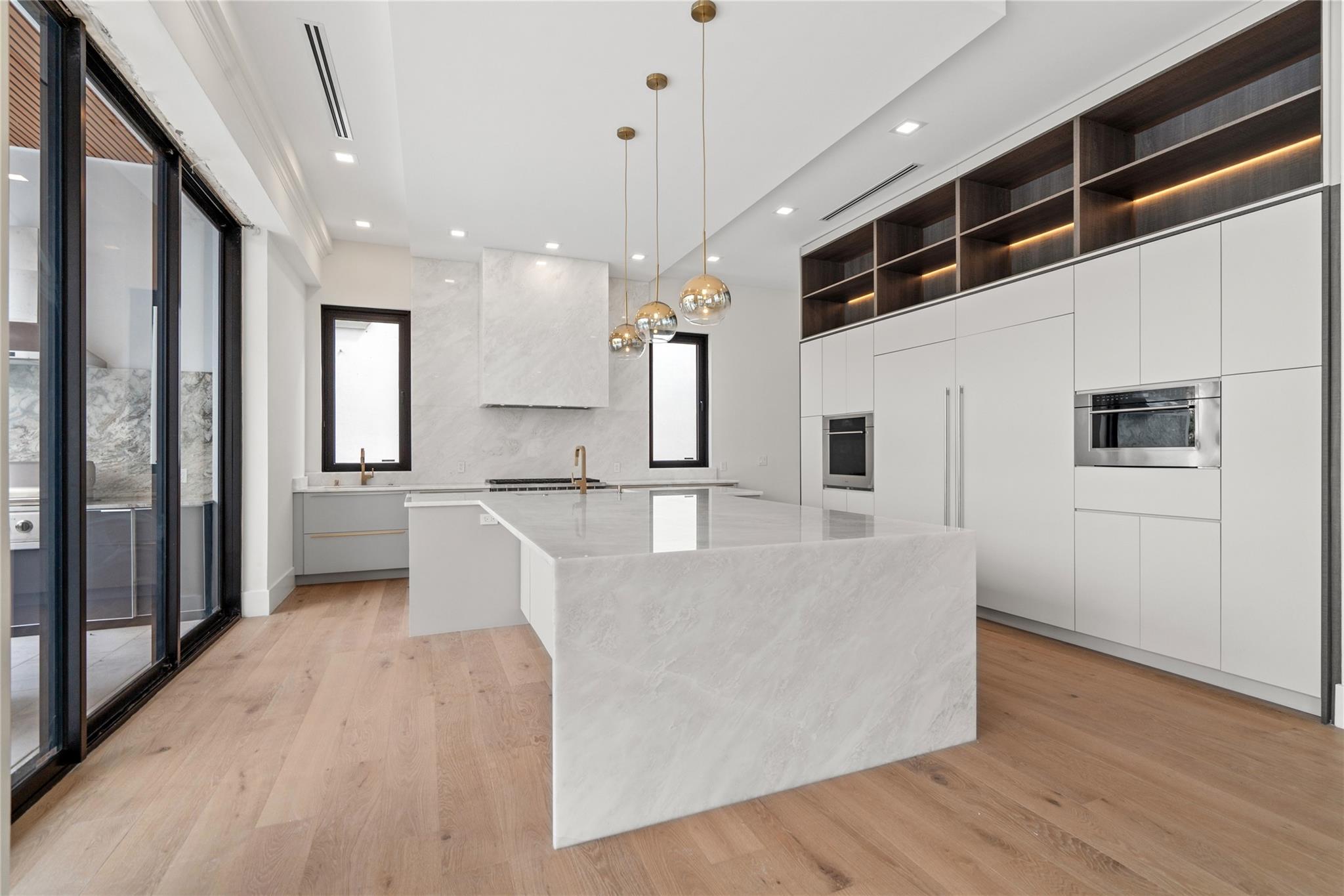 SUNSET LANE - Residential