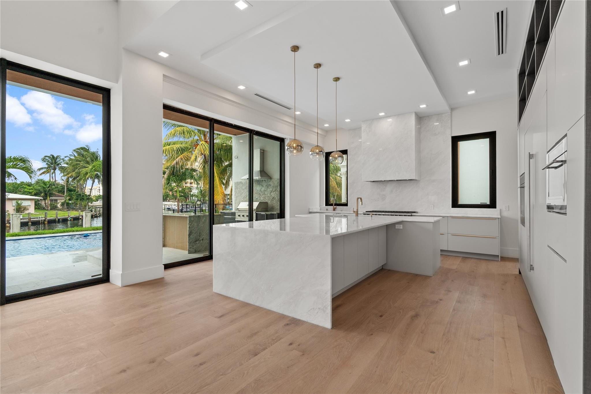 SUNSET LANE - Residential