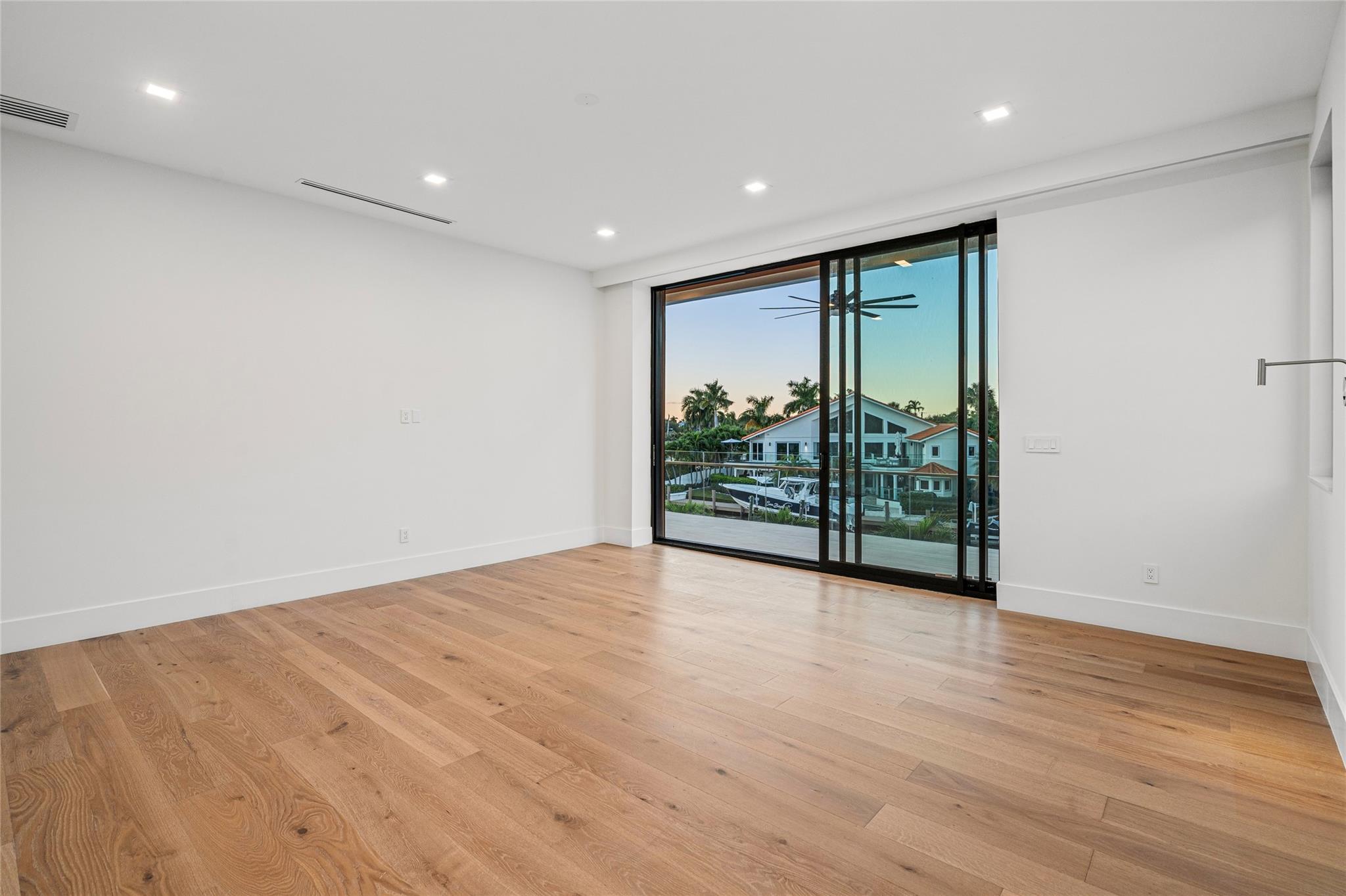 SUNSET LANE - Residential