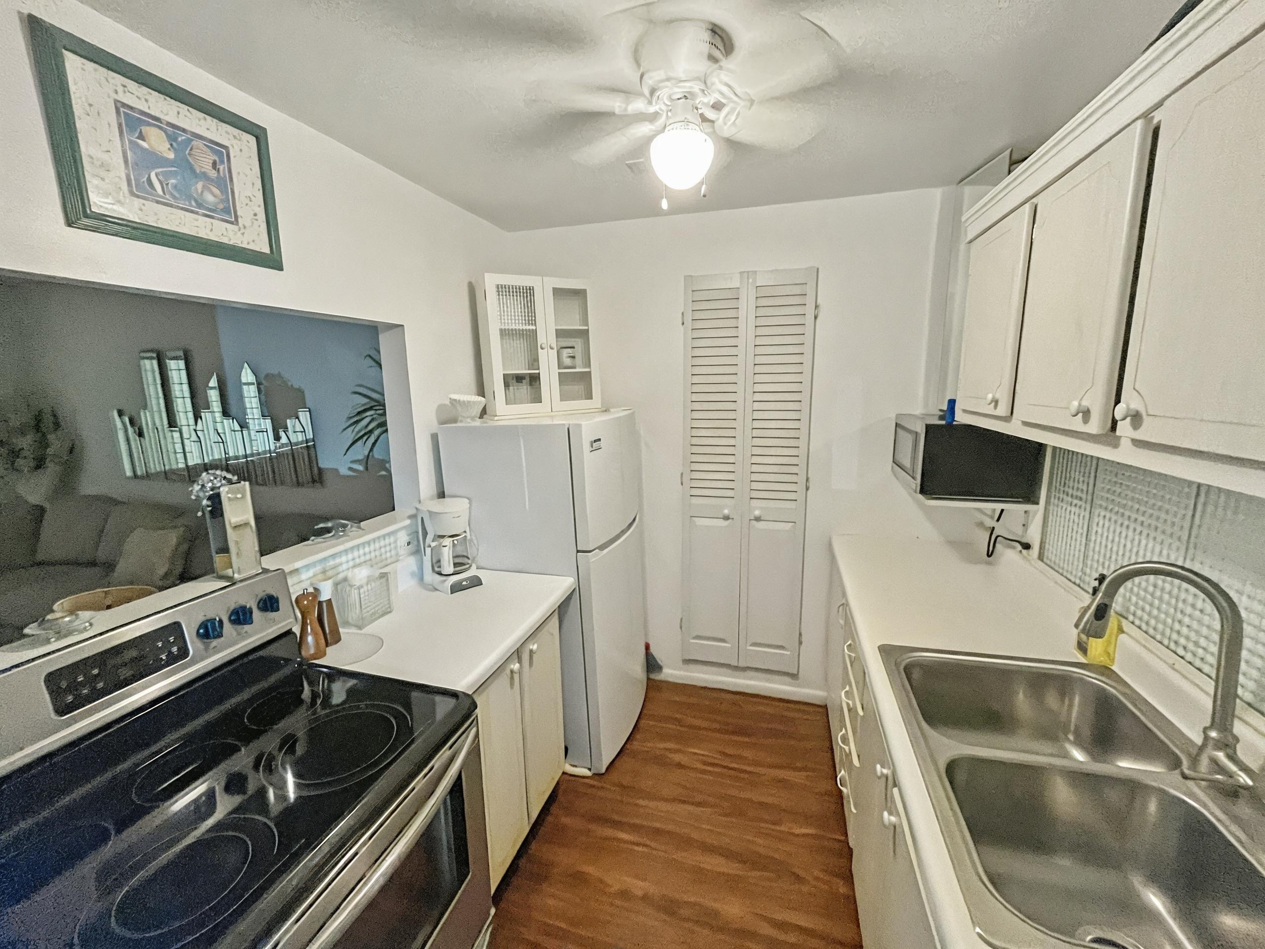 101 Doolen Court 305