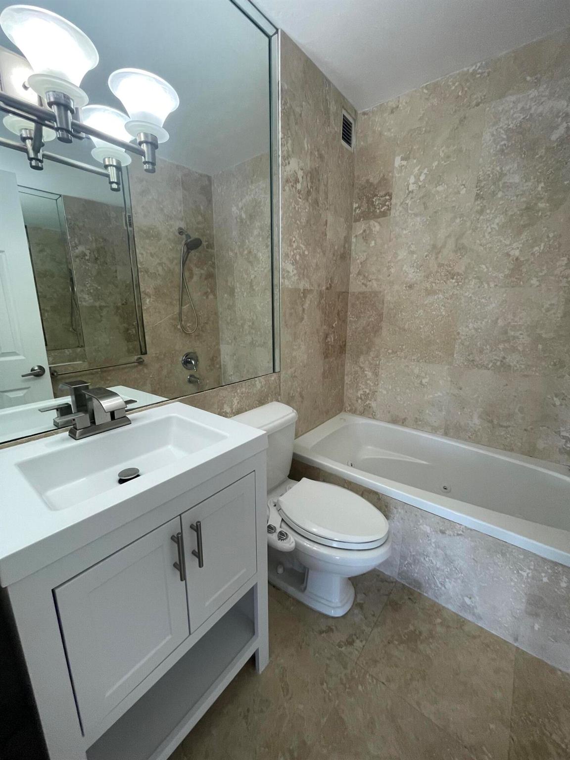 BRICKELL TOWNHOUSE CONDO - Residential Lease