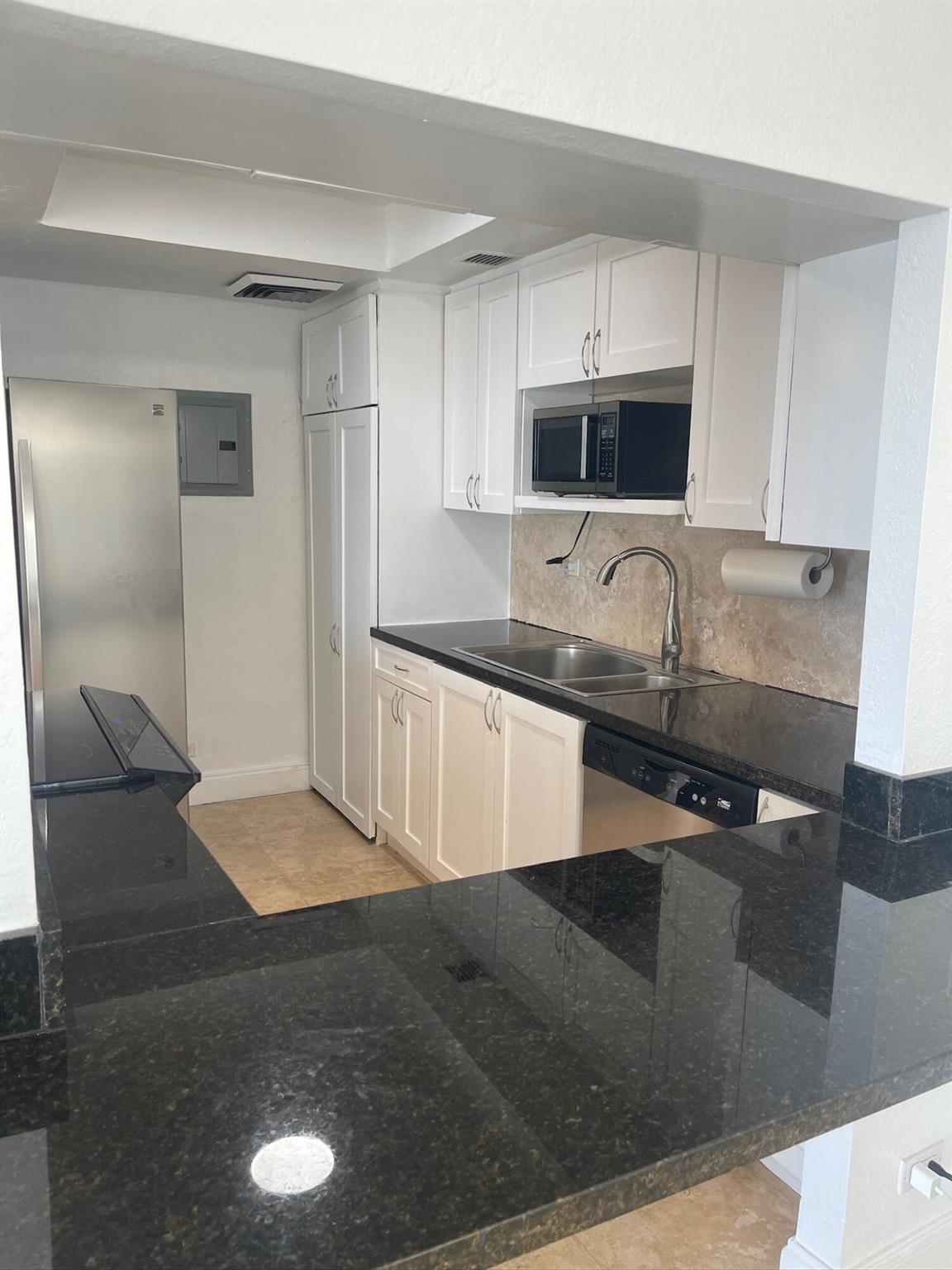 BRICKELL TOWNHOUSE CONDO - Residential Lease