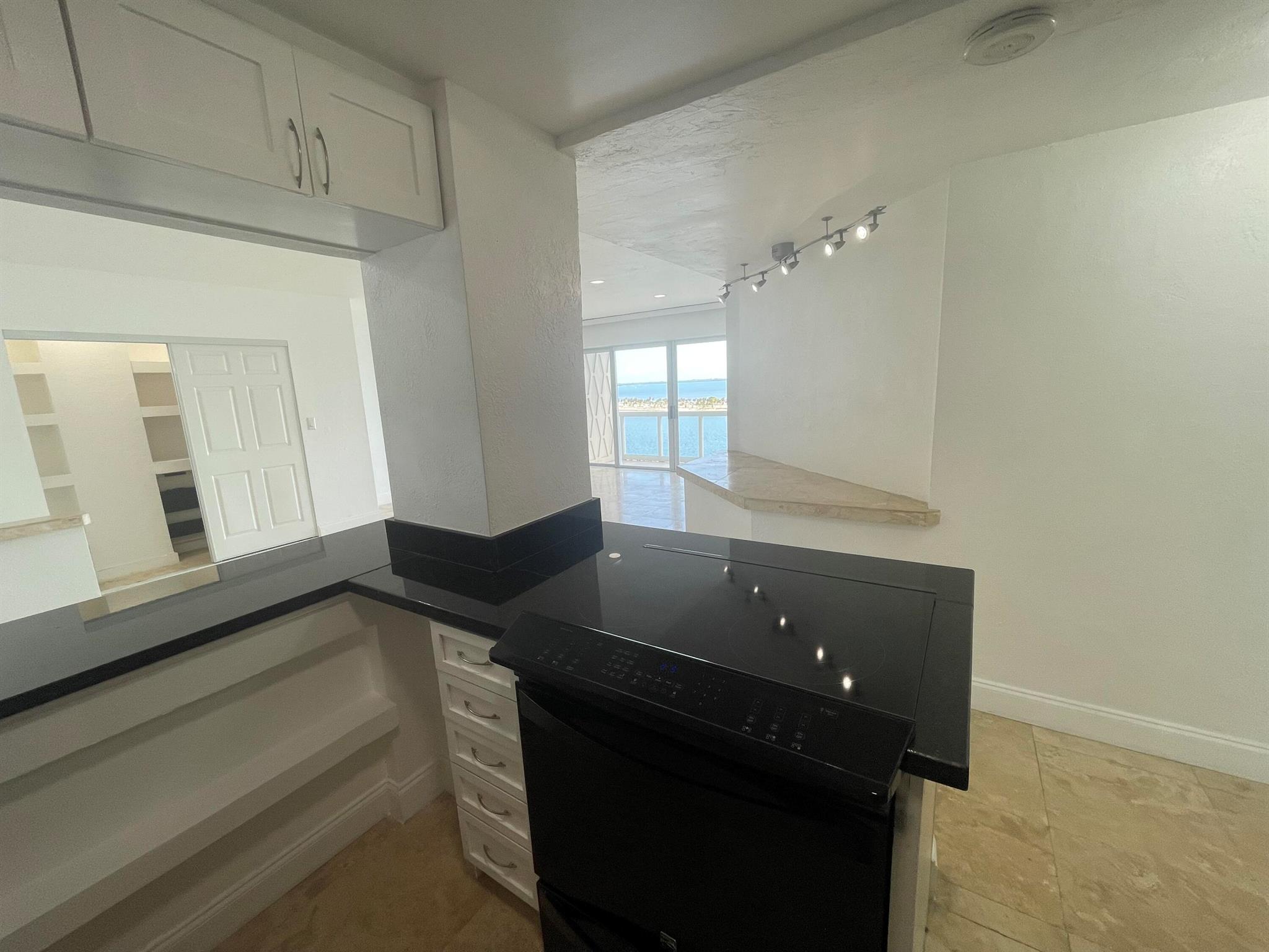 BRICKELL TOWNHOUSE CONDO - Residential Lease